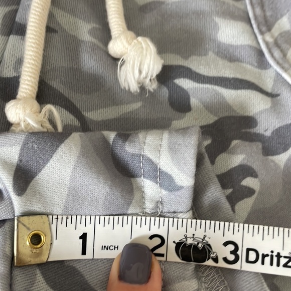 Shein Gray on Gray Camouflage Drawstring Elastic Waist shorts | L 8/10 - Picture 7 of 7